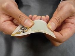 Компания NEC создала самые тонкие аккумуляторы толщиной 0.3 мм Компания NEC создала самые тонкие аккумуляторы толщиной 0.3 мм