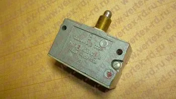 микропереключатель МП1202ЛУХЛ3 ИСП.1  ~660В -440В 10А