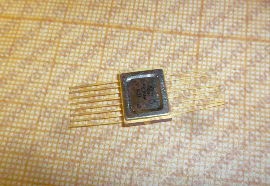 590КН4 Микросхема | Цена, купить, описание, характеристики, справочник ...